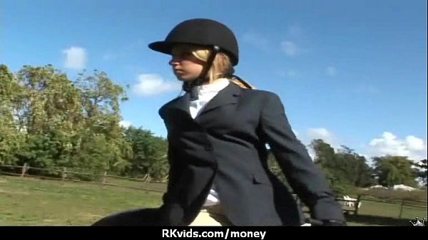 Teen girl offers sex for money with Medapascal