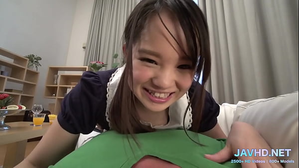 Schoolgirl Risa Oomomo gets caught on hidden camera