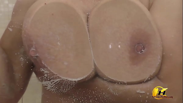 Katerina Hartlova big tits masturbation with water