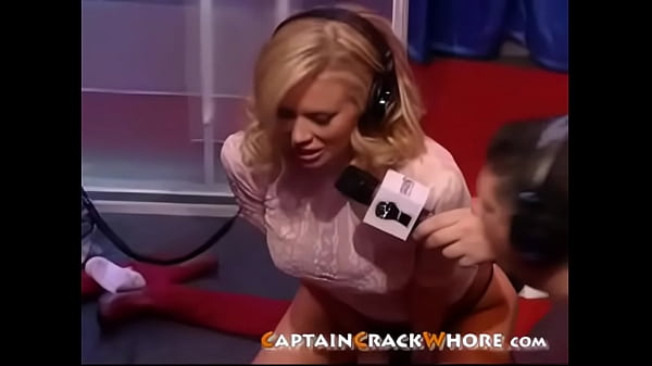 Jenna Jameson blonde milf on sybian machine cumming hard