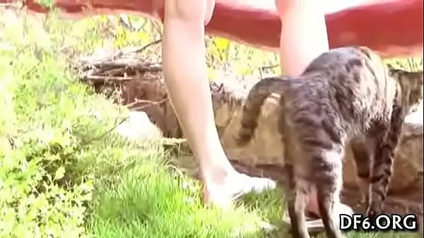 Russian teen loses virginity in closeup