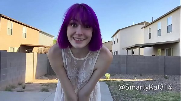 SmartyKat314 strips outside for all neighbors