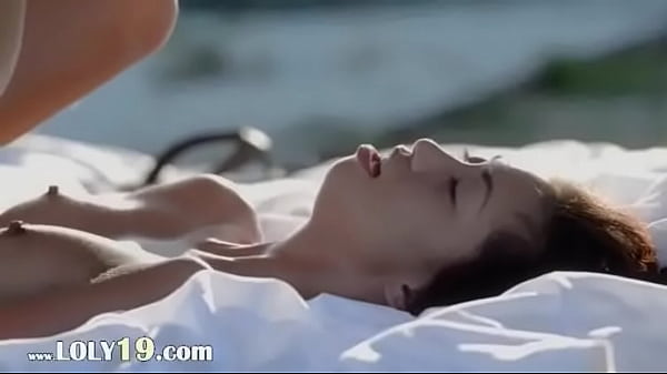 Lizupicue exotic teenie making love in the gardens clip