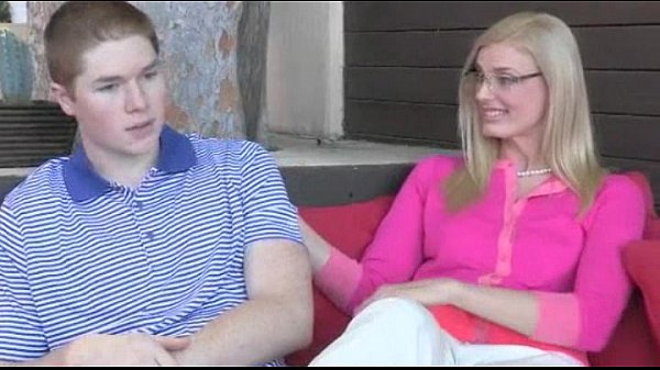 Darryl Hanah blonde milf teaches boyfriend how to satisfy his girlfriend