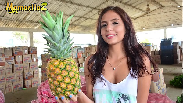 Evelin Suarez tricked by eager boys in doggystyle