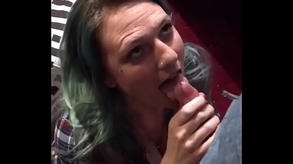 Bunnieandthedude couple sucking at party