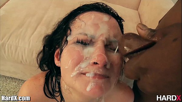 Veruca James gets facialized in hardcore blowbang