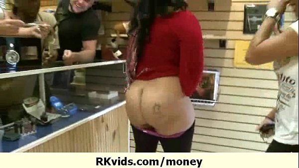 Teen girl paid for sex with Medapascal