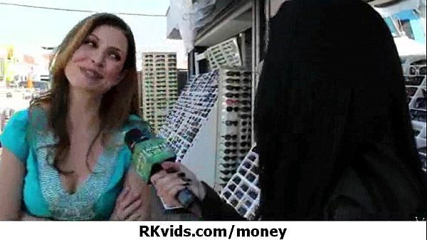 Teen girl offers sex for cash with Medapascal