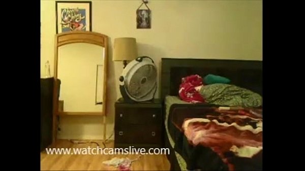 Teen blonde masturbates on live webcam with dildo