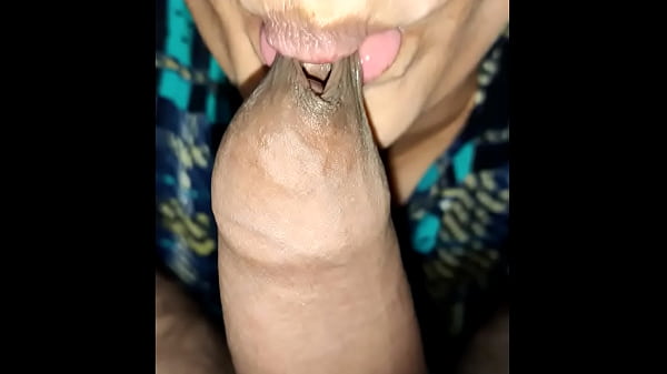Desi bhabhi gives blowjob to young boyfriend