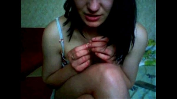 Brunette Turk webcam girl Gulsah solo tease
