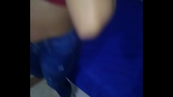 Mexican college girl Keilimar Gomez sucks me at party