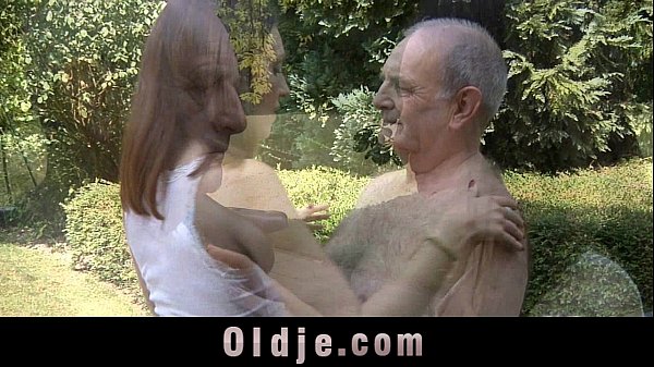 Oldje 70-year-old man fucks young brunette teenager in doggy style