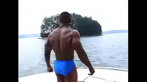 Black bodybuilder Chocolate Shake jacks off his big dick
