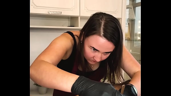 SugarNadya gets covered in cum while giving brazilian wax