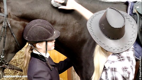 Lesbians Aneta and Mya kiss and lick at ranch