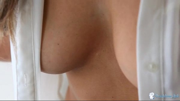 step mom downblouse jerk not wearing a bra