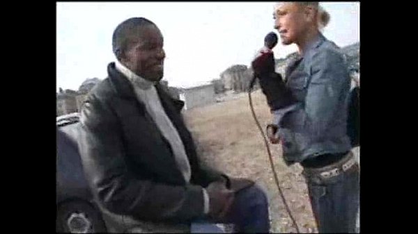 Delfynn Delage fucks black guy in car