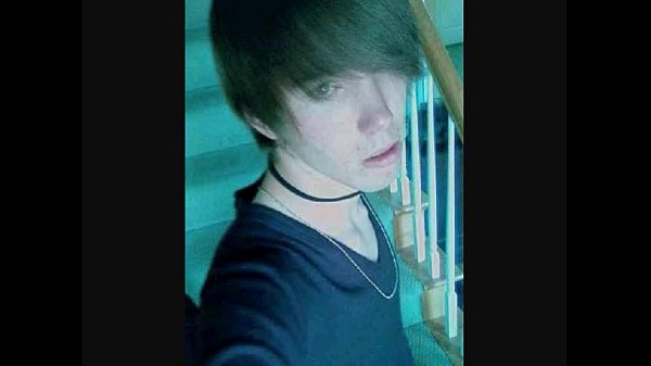 Cute goth emo boy jacks off on cam for 22 minutes