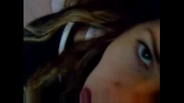 Brunette Argentina girl gives blowjob
