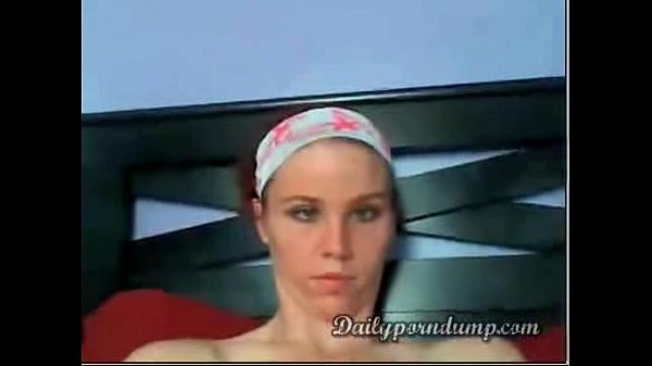 Teen girl's funny webcam moments caught on amateur cam