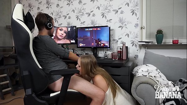 Teen girl Miss Banana plays with herself instead of Overwatch