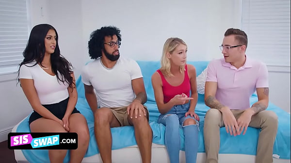 Teen stepsisters swap nerdy stepbros for deepthroat fun