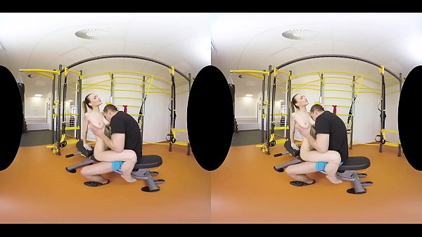 Belle Claire anal in gym virtual reality