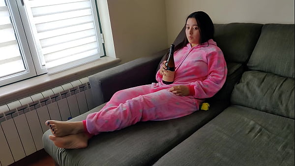 Hard Rock fucks barefoot step sister in pajamas after Fortnite marathon