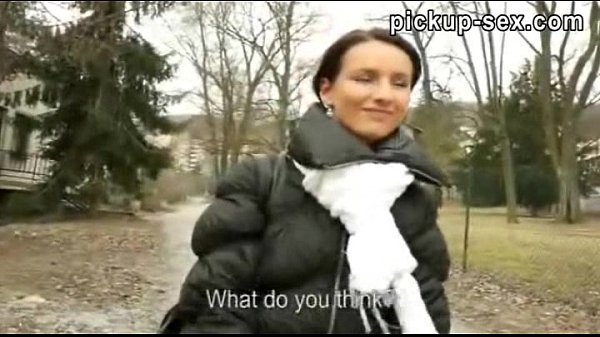 Czech brunette Martina gets paid for public blowjob