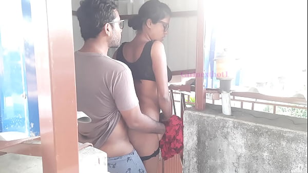 Desi couple fucks bengali girl on rooftop