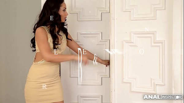 Aurelly Rebel and Wendy Moon in anal threesome