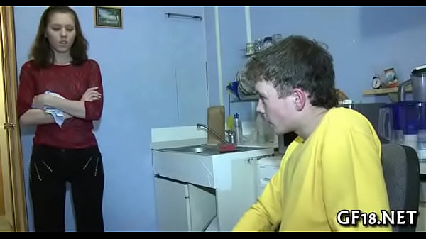 Russian teen Getodimu girlfriend raises legs for hardcore sex