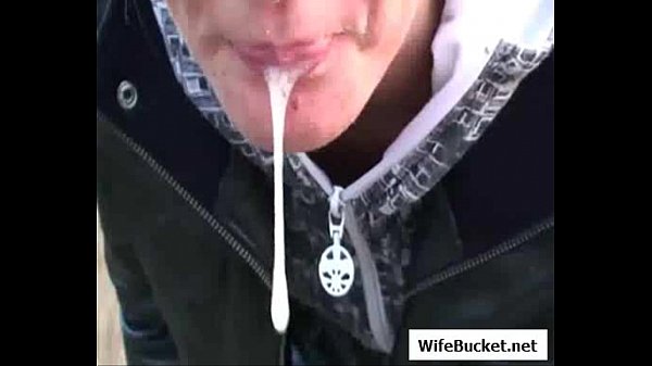Blonde amateur gives outdoor blow job in public