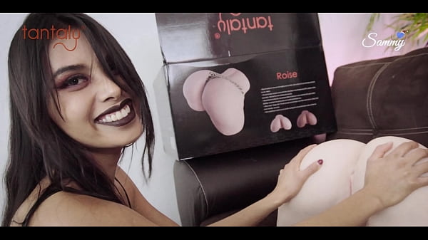 Rico Vargas unboxes Roise Muneca in sensual Tantaly sex scene