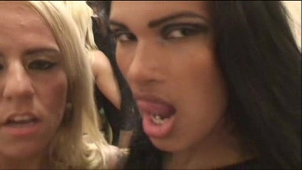 Bianca and Paula threesome with titlicking and blowjob