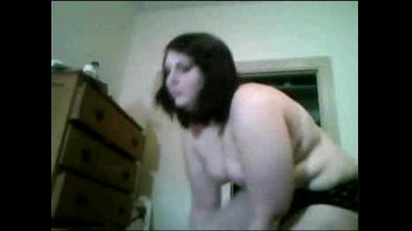 chubby bbw girl live streams dildo self pleasure on her webcam