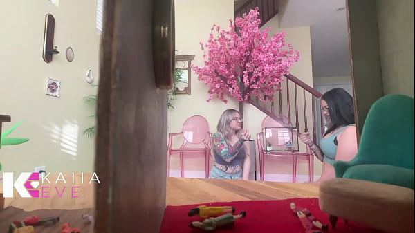 Lilith Rae Fox and Kaiia Eve giantess crush tiny men