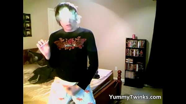 Trace masturbates with twink friends