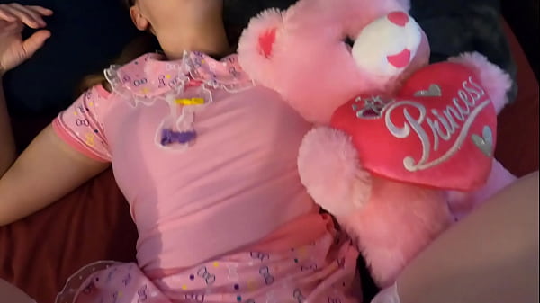 ScarlettRavenxo gets fucked by step dad Harry Donker