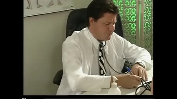 Doctor helps couple with bad sex life with fisting and cumshot