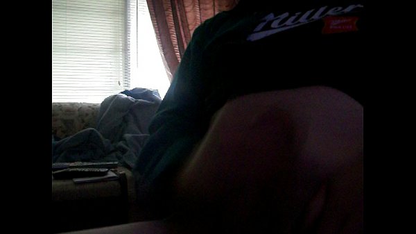 Guy masturbating to porn alone