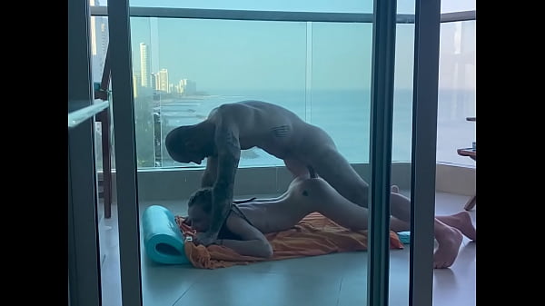 Blonde teen Angelemilyx gets anal creampie on hotel balcony