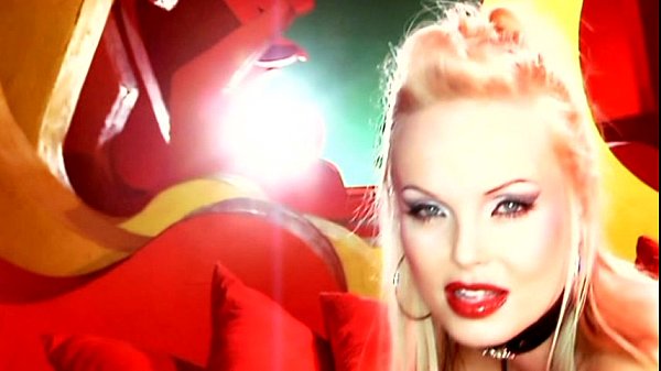 Silvia Saint and Harmony in The Couch scene 1