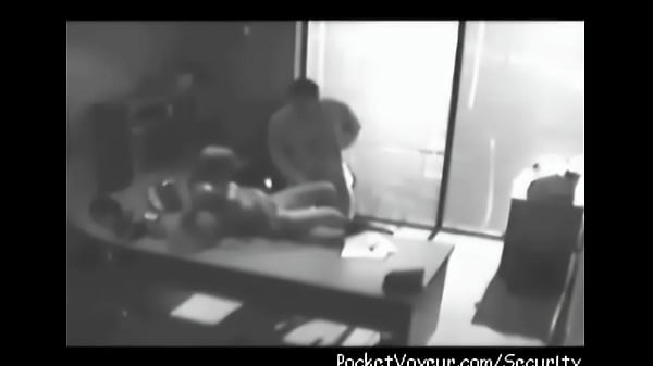 bonk the boss gets a blowjob from his secretary