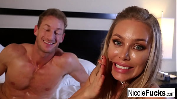 Nicole Aniston fucks stud while live on social media