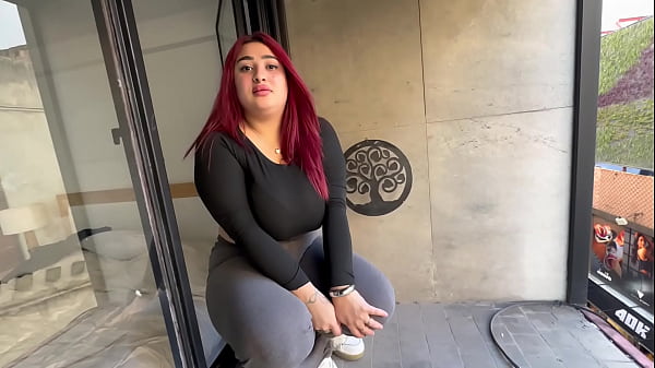 La morochiita and friend fuck outside with big dick