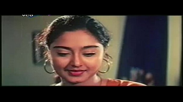 indian girl Machla Yeh Dil gets intimate in 2010 hot scenes