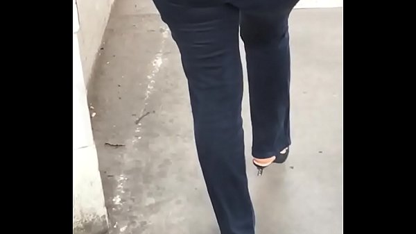 mature woman's buttock recorded in public street by ares9012